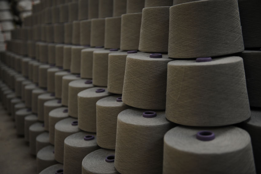 100% Black Polyester Ring Spun Yarn 30/1